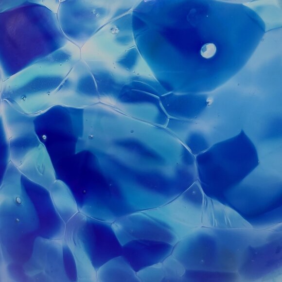 FINAL CLEARANCE Art Glass Blue Shades Confetti Bud Vase Bulbous Teardrop 6" High - Picture 9 of 12